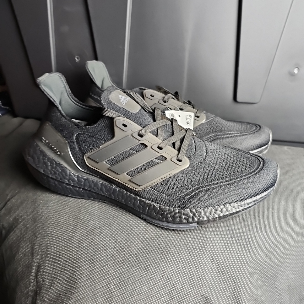 Adidas Ultraboost 21 Triple Black 9.5